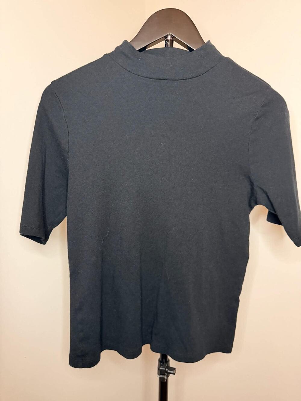 GAP Black Mock Neck Short Sleeve Stretch Knit Top Women’s Large